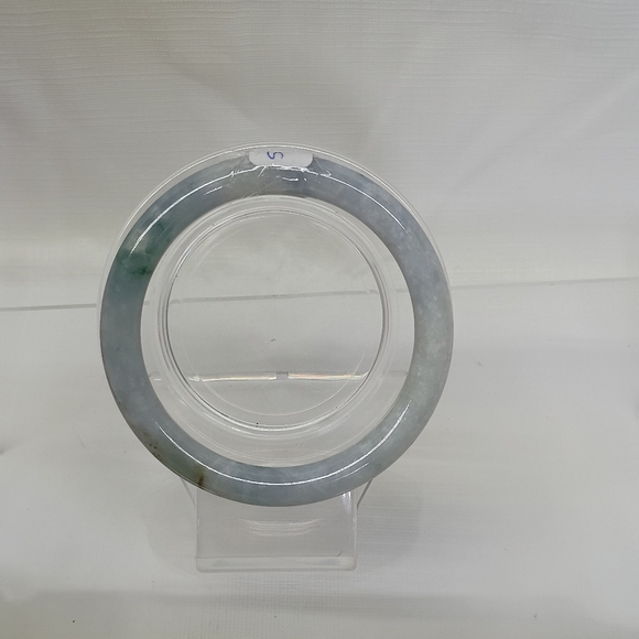 Jadeite Bangle - Picture 4 of 6
